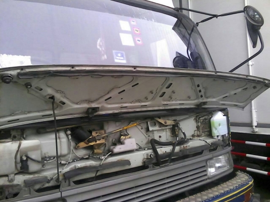 รถฮีโน่ 6 ล้อ รั้ว ( ไม่ดั้ม ) FF3H  195 แรงม้า. ปี 38.    สนใจติดต่อ  081 - 6079515