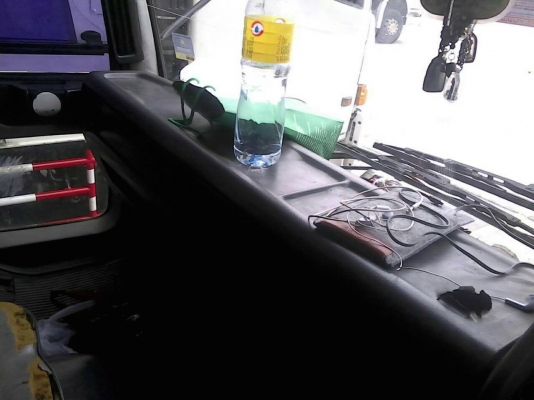 รถฮีโน่ 6 ล้อ รั้ว ( ไม่ดั้ม ) FF3H  195 แรงม้า. ปี 38.    สนใจติดต่อ  081 - 6079515