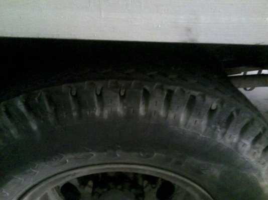 รถฮีโน่ 6 ล้อ รั้ว ( ไม่ดั้ม ) FF3H  195 แรงม้า. ปี 38.    สนใจติดต่อ  081 - 6079515