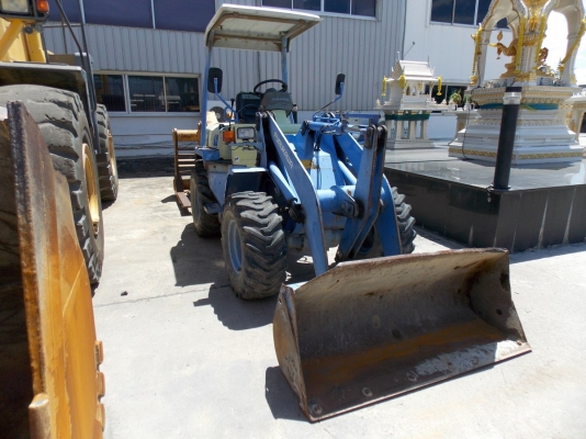 ขายด่วนรถตัก size เล็ก เอวอ่อน FURUKAWA FL302-3