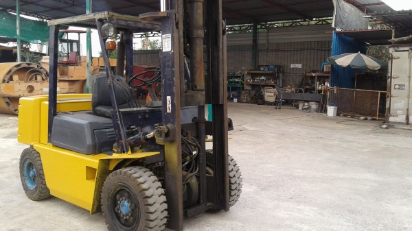 ขายรถโฟล์คลิฟท์ 3.3 ตัน