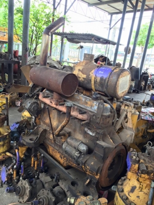 เครื่อง 6D150 Komatsu เก่าใน  ราคา 70,000 บาท  ติดเครื่องลองได้