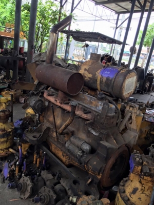 เครื่อง 6D150 Komatsu เก่าใน  ราคา 70,000 บาท  ติดเครื่องลองได้