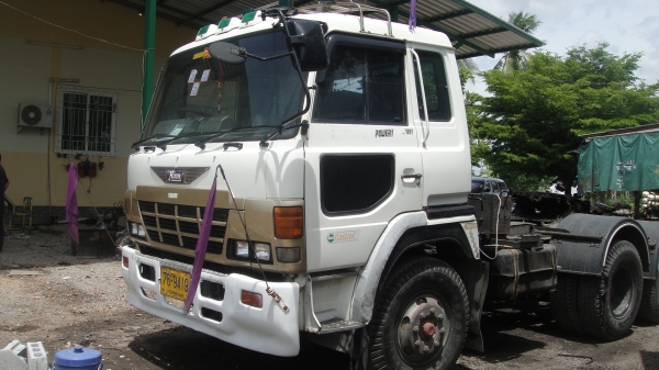 หัว HINO 3ใบปัด สภาพสวยมากของครบ ขาหน้า ขาหลัง ยกใส่ได้เลย