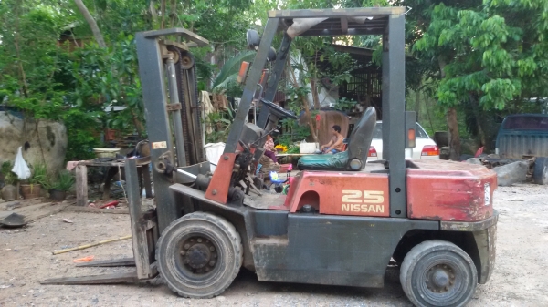 โฟคลิฟ 2.5 ตัน 75,000 ต่อรองได้