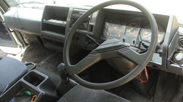 หัว HINO 3ใบปัด สภาพสวยมากของครบ ขาหน้า ขาหลัง ยกใส่ได้เลย