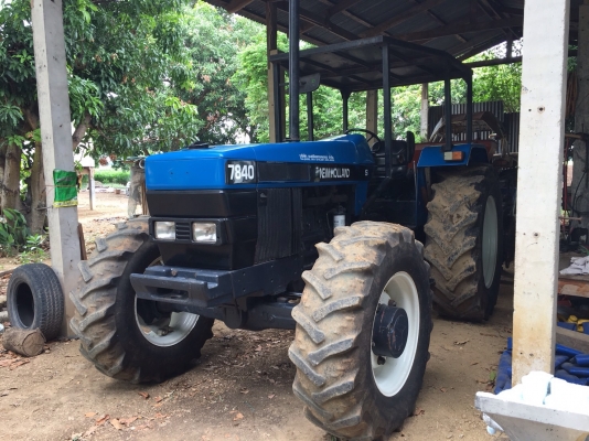 NEW HOLLAND 7840
