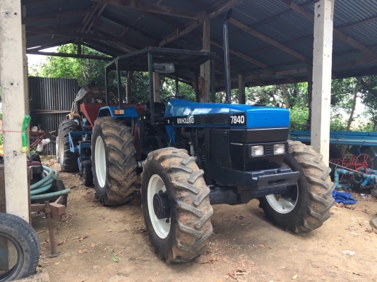 NEW HOLLAND 7840