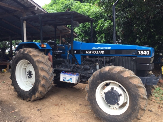 NEW HOLLAND 7840
