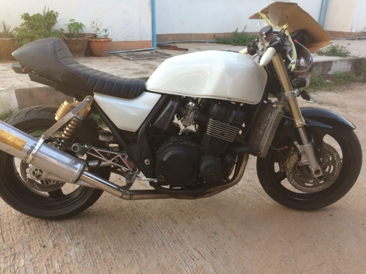 ขายด่วนครับ zrx 400.