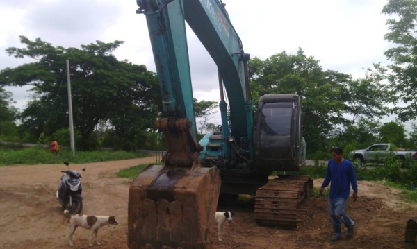 ขายรถแบคโค SK200-5 มาร์คไฟว์ Super รถสวยสภาพพร้อมใช้งาน เอกสารเล่มทะเบียนพร้อมโอน ราคา750,000 สนใจโทร 090-8588220คุณนะ 093-3258446คุณบิว หรือเข้าดูสินค้าอื่นๆได้ที่ www.narong2truck.com หรือ www.truck.in.th/498 หรือเพจFacebook ณรงค์ ซื้อขายรถมือสอง (เว็บไ