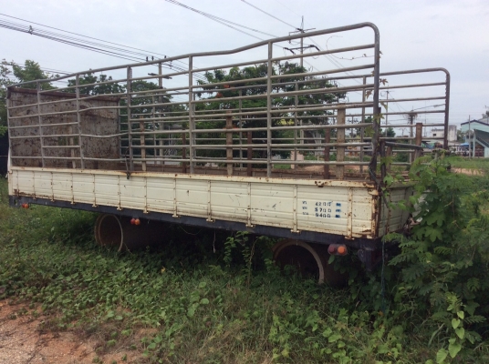 กระบะ 6ล้อ HINO MECA ยาว 6.5 ม. กว้าง 2.25 ม. ครัทซี 0.8 ม.พร้อมรั้ว พิ้นปูเหล็ก ขายตามสภาพ 38,000  บาท ศุภากร081-1903107, 081-4252943
