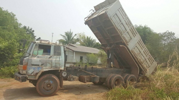 สิบล้อ หัว FL18 เครือง195 สโลส 2เพา ช่วงล่างซูโม 227พ.เวอร์ ทิฟฟี สภาพดีพร้อมใช้งาน เอกสารเเจ้งเข้าเล่มแล้ว ถูกต้อง ทะเบียนพร้อมโอน