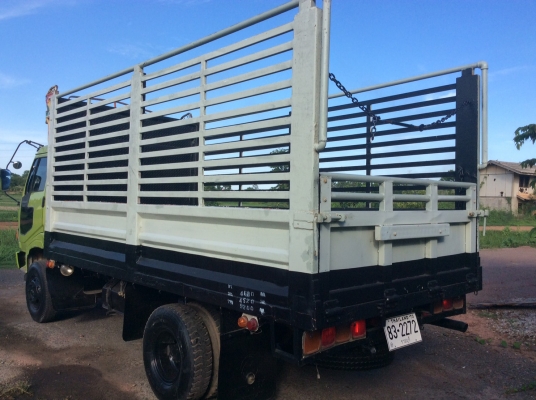 HINO 6ล้อ ยาว 4.5 ม.เครื่อง160แรง (6สูบ) พวงมาลัยพาวเวอร์ ช่วงล่างใหญ่ เครื่องดี ขับดี ครัทซีสวย รถพร้อมใช้งาน ขาย 330,000 บาท ศุภากร 081-1903107 , 081-4252943