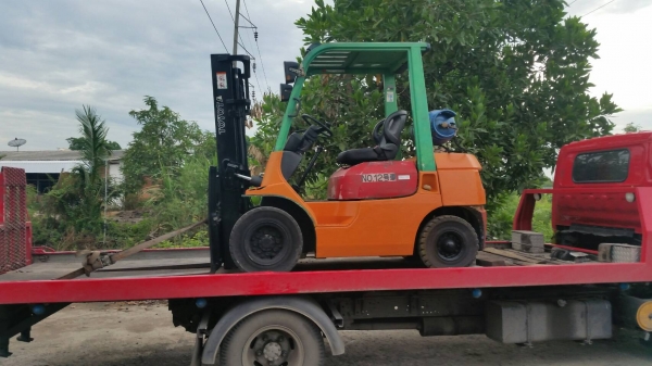 ขายด่วนรถยก TOYOTA 7FGยก2.5ตันเสาสูง3เมตรยางตัน4เส้นรถนอกเพิ่งเข้ามาสถาพเดิมๆยังไม่เคยใช้งานในเมืองไทยเลย=รุ่นใหม่ขายถูกๆๆ ขายด่วนรถยก TOYOTA 7FGยก2.5ตันเสาสูง3เมตรยางตัน4เส้นรถนอกเพิ่งเข้ามาสถาพเดิมๆยังไม่เคยใช้งานในเมืองไทยเลย=รุ่นใหม่ขายถูกๆๆ