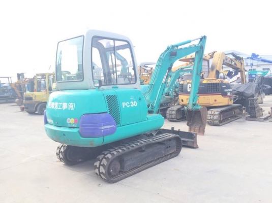 Komatsu PC30-7E อาร์มพิเศษ ห้องเก๋ง นำเข้าจากญี่ปุ่น สภาพสวยมากครับ ไม่แพง