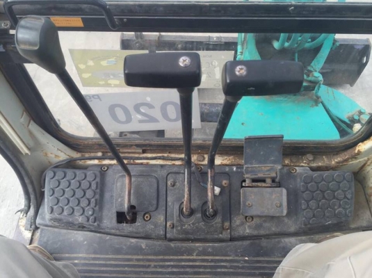 Komatsu PC30-7E อาร์มพิเศษ ห้องเก๋ง นำเข้าจากญี่ปุ่น สภาพสวยมากครับ ไม่แพง