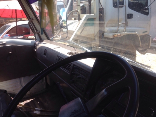 ขายด่วน รถหกล้อ  hino  fb 113  สภาพดี  พร้อมใช้งาน  เอกสารพร้อม