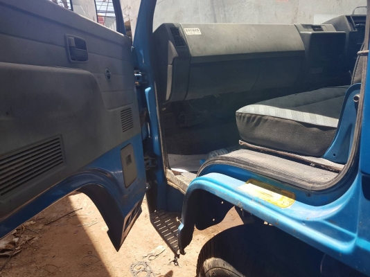 6ล้อดั้มNPR59 เครื่อง115แรง เกียรร๊อกช่วงล่างFรถพร้อมไช้เอกสารพร้อมโอน