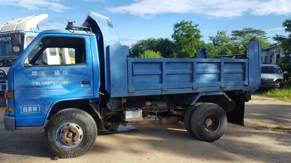 6ล้อดั้มNPR59 เครื่อง115แรง เกียรร๊อกช่วงล่างFรถพร้อมไช้เอกสารพร้อมโอน