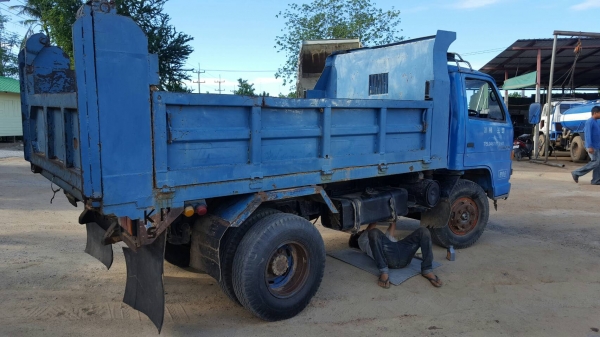 6ล้อดั้มNPR59 เครื่อง115แรง เกียรร๊อกช่วงล่างFรถพร้อมไช้เอกสารพร้อมโอน