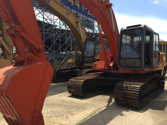 รถขุด Hitachi EX200-2-1283 รถเก่านอก นำเข้าจากญี่ปุ่น เพียง 1.2 ล้าน