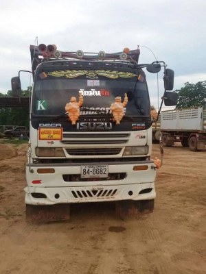 ขายรถพ่วงแม่ลูก ดั้ม270 ปี42 รถสวยสภาพพร้อมใช้งาน เอกสารเล่มทะเบียนพร้อมโอน ราคา1,650,000 สนใจโทร 090-8588220คุณนะ 093-3258446คุณบิว หรือเข้าดูสินค้าอื่นๆได้ที่ www.narong2truck.com หรือ www.truck.in.th/498 หรือเพจFacebook ณรงค์ ซื้อขายรถมือสอง (เว็บไซต์ส