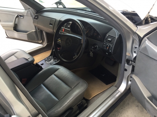 benz c180 w202 สีเทา ปี 1995 รถสีสวย ภายในไม่โทรม ขับดีแอร์เย็นเพลงเพราะ