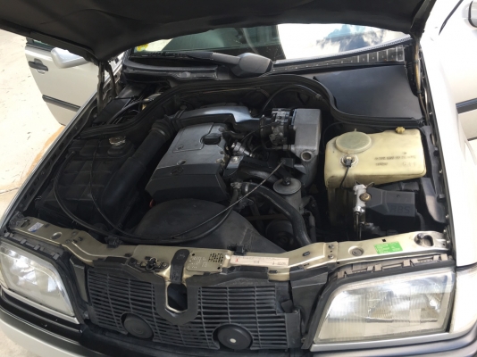 benz c180 w202 สีเทา ปี 1995 รถสีสวย ภายในไม่โทรม ขับดีแอร์เย็นเพลงเพราะ