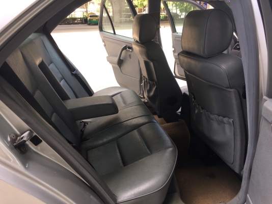 benz c180 w202 สีเทา ปี 1995 รถสีสวย ภายในไม่โทรม ขับดีแอร์เย็นเพลงเพราะ