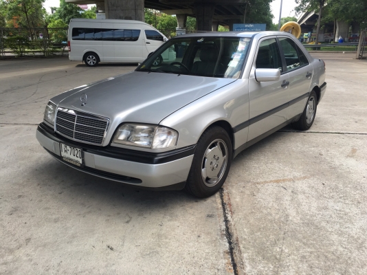 benz c180 w202 สีเทา ปี 1995 รถสีสวย ภายในไม่โทรม ขับดีแอร์เย็นเพลงเพราะ