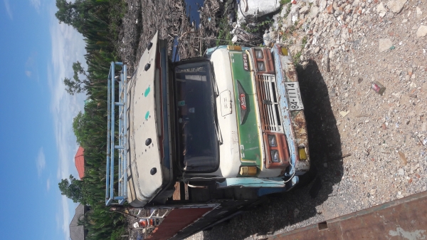 ขายรถ 6 ล้อ ....ราคาตอนนี้ 100000 งดต่อรองนะคับ