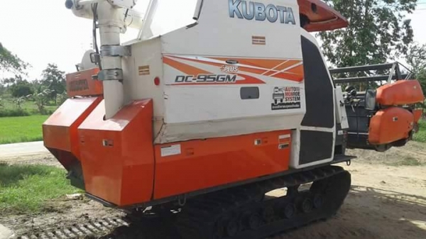 ขายรถเกี่ยวข้าว KUBOTA DC95GM ปี57 รถสวยสภาพดีมาก ใช้งานน้อย เอกสารเล่มทะเบียนพร้อมโอน ราคา610,000 สนใจโทร 090-8588220คุณนะ 093-3258446คุณบิว หรือเข้าดูสินค้าอื่นๆได้ที่ www.narong2truck.com หรือ www.truck.in.th/498 หรือเพจFacebook ณรงค์ ซื้อขายรถมือสอง (