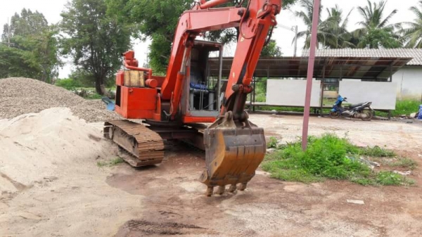 Kato 60-1 ราคา 155,000 บาท  เครื่อง isuzu 85 แรง โช่หนา เอวแน่น เอกสารอินวอยท์   รถอยู่ จ.สกลนคร  090-772-3710 090-772-3708