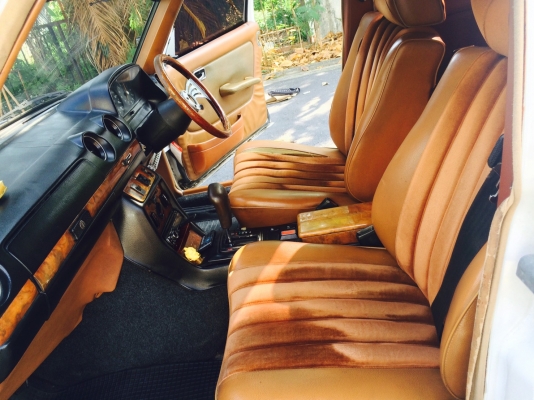 ขายBenz w123/230 เครื่องJ ติดแก๊ส(ใช้ได้2ระบบ)ทะเบียนเต็มพร้อมโอน