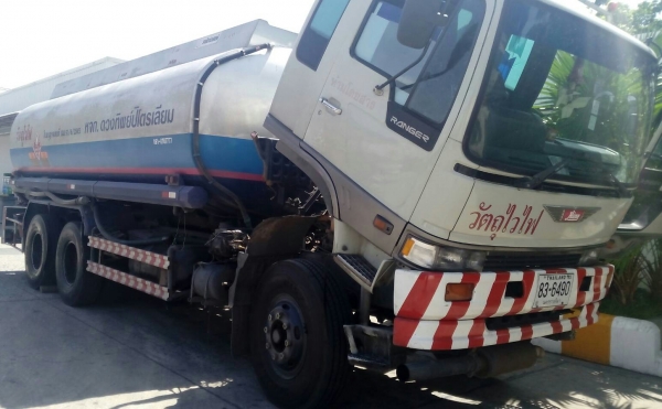 สิบล้อ 2เพา ฮีโน่ FM2K EM100-220ปี42 บรรทุกน้ามันถัง18,000ลิต โหลดล่าง5ช่อง สภาพดีมากๆเดิมๆสวยไม่เคยล้ม เล่มทะเบียนพร้อมโอน สิบล้อ 2เพา ฮีโน่ FM2K EM100-220ปี42 บรรทุกน้ามันถัง18,000ลิต โหลดล่าง5ช่อง สภาพดีมากๆเดิมๆสวยไม่เคยล้ม เล่มทะเบียนพร้อมโอน