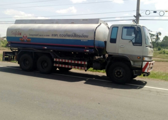 สิบล้อ 2เพา ฮีโน่ FM2K EM100-220ปี42 บรรทุกน้ามันถัง18,000ลิต โหลดล่าง5ช่อง สภาพดีมากๆเดิมๆสวยไม่เคยล้ม เล่มทะเบียนพร้อมโอน สิบล้อ 2เพา ฮีโน่ FM2K EM100-220ปี42 บรรทุกน้ามันถัง18,000ลิต โหลดล่าง5ช่อง สภาพดีมากๆเดิมๆสวยไม่เคยล้ม เล่มทะเบียนพร้อมโอน