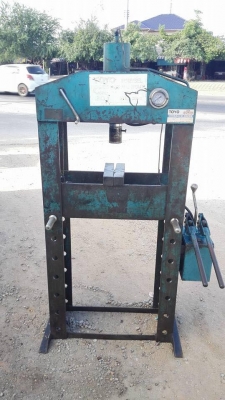 Sell> ขายแท่นอัดไฮดรอลิคมือโยก‬ TOYO 30 Ton. สภาพสดปั้มแน่นอุปกรณ์ครบสีเดิมๆมาดูมาเทสก่อนได้!!