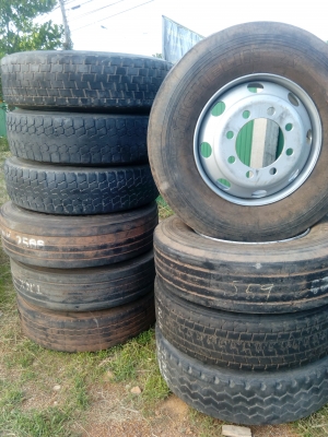 ขายแม็กพร้อมยาง 11r22.5 ขายแม็กพร้อมยาง 11r22.5