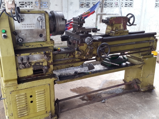 แท่นกลึง 5 ฟุต ต้าชิง 700 B 3 เพลา เกียร์บล็อก พร้อมใช้งาน สภาพสวยๆ 70,000