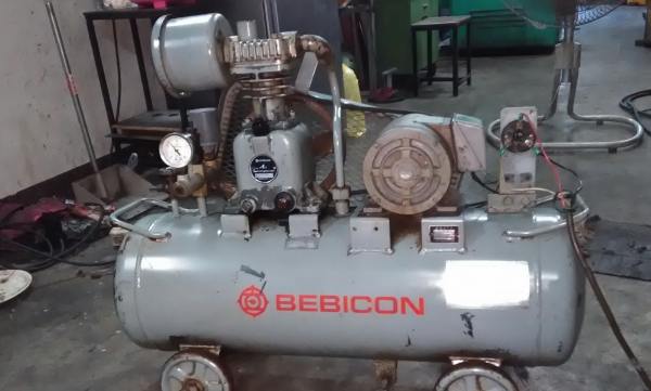 **ขายถูกๆครับ**ปั้มลมมือสองจากญี่ปุ่น..ฮิตาชิ-เบบิคอน(Hitachi-Bebicon) 1 แรง ถัง 50 ลิตร..ทดสอบเรียบร้อยทุกระบบใช้งานได้ดีมากๆครับ