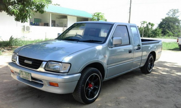 ISUZU DRAGON EYE ตัวท๊อปสุด 2.5 SLX TRUBO ปี 41 พวงมาลัยเพาเวอร์แท้ กระจกไฟฟ้า