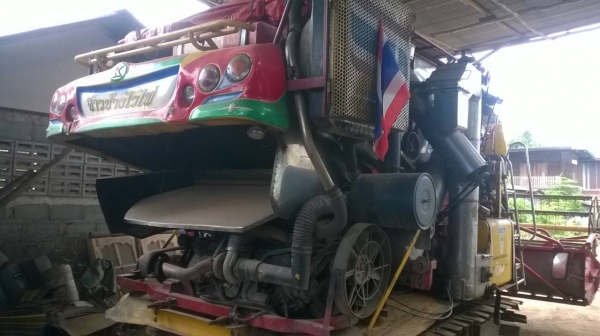 ขายรถ10 ล้อ 2 เพลา พร้อมรถเกี่ยวจ้าวช้าง ปี 49 สวยๆ พร้อท ราคาต่อรองได้ ติดต่อช่างหมึก 087-5262494 และ 094-7452226