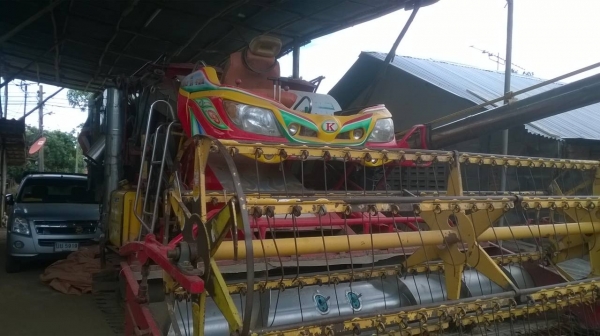 ขายรถ10 ล้อ 2 เพลา พร้อมรถเกี่ยวจ้าวช้าง ปี 49 สวยๆ พร้อท ราคาต่อรองได้ ติดต่อช่างหมึก 087-5262494 และ 094-7452226