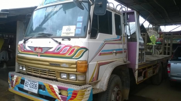 ขายรถ10 ล้อ 2 เพลา พร้อมรถเกี่ยวจ้าวช้าง ปี 49 สวยๆ พร้อท ราคาต่อรองได้ ติดต่อช่างหมึก 087-5262494 และ 094-7452226