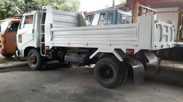 ขายรถดั้มอิโน่KM777ดั้มต่อไหม่  เครื่อง117แรง 4สูบ สภาพพร้อมใช้งาน