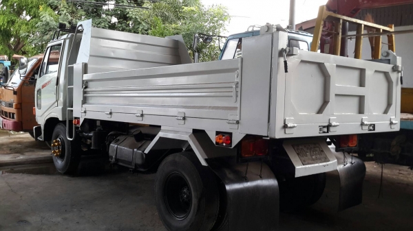 ขายรถดั้มอิโน่KM777ดั้มต่อไหม่  เครื่อง117แรง 4สูบ สภาพพร้อมใช้งาน