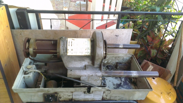 เครื่องต๊าปเกลียว U.S.A.