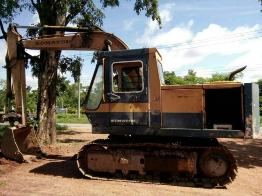 ขาย 285,000Komatsu  PC100 รุ่น 2 เครื่องดี ปั้มดี  โซ่หนา เอวแน่น รถสวยพร้อมใช้  รถอยู่ จ.สกลนคร  090-772-3710 090-772-3708