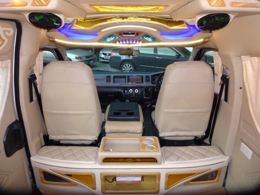 โทร 0922726669 ตันหยงเบสท์รถตู้ฝั่งธน COMMUTER ปี 2012 ดีเซลล์ แต่งวีไอพี แอร์บัส เบาะหนัง 3 แถว ราคา 1,029,000บาท